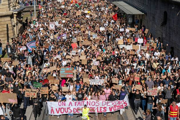 HIGH SCHOOL STUDENTS PROTEST PHOTOPQR LE MIDI LIBRE TOM SERRANO MONTPELLIER 10 13 2026 PHOTOS BY TOM SERRANO HIGH SCHOOL AND COLLEGE STUDENTS PROTEST IN MONTPELLIER CGT FACE-TO-FACE WITHLaw Enforcement on the Sidelines of the Gen Z Demonstration Crowd Movement France Fires have broken out at several schools in France as students protest by blocking access to educational institutions nationwide over school funding and learning conditions MONTPELLIER, HÉRAULT, France  Copyright: xPHOTOPQR LExMIDIxLIBRE MAXPPPxTOMxSERRANOx 20261013MDL4547 20261013MDL4547