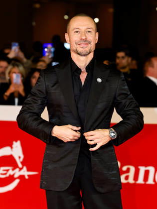 IPA89642272 - Rome, 2026 Film Festival - Evening 1 - Red Carpet at the Opening Ceremony In the photo: Stefano Accorsi Copyright: xMarcoxProvvisionatox xPoolxRomaxFilmxFestx2026x IPA89642272