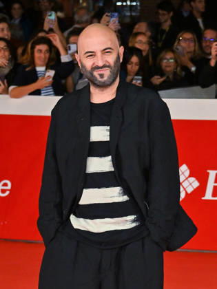 IPA89645565 - Rome, 2026 Film Festival Evening 1 Red Carpet Opening Ceremony. Pictured: Giuliano Sangiorgi Copyright: xMaurizioxD Avanzox xPoolxRomaxFilmxFestx2026x IPA89645565