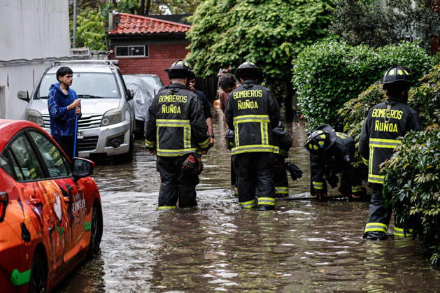 Santiago, October 13, 2026: Flooding at the intersection of Irarrazaval and Lo Encalada in the municipality of Nunoa due to heavy rains in the capital. Diego Martin Aton Chile, Aton 1199650 jpeg  Copyright: DIEGOxMARTIN ATONxCHILE