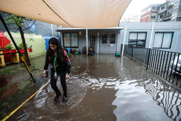 Santiago, October 13, 2026 Jan Van Dijk Special School Flooding at the intersection of Irarrazaval and Lo Encalada in the municipality of Nunoa due to heavy rains in the capital Diego Martin Aton Chile, Aton 1199661 jpeg  Copyright: DIEGOxMARTIN ATONxCHILE