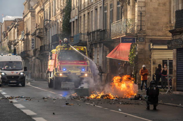 October 13, 2026, Bordeaux, Nouvelle-Aquitaine, France: High school students are protesting all over France, particularly here in Bordeaux. Their grievances are as follows: a shortage of staff, overcrowded class schedules, dilapidated infrastructure, a stressful college counseling process (career guidance), and deteriorating learning conditions. Bordeaux France  - ZUMAh207 20261013_zip_h207_093 Copyright: xFabricexHebertx