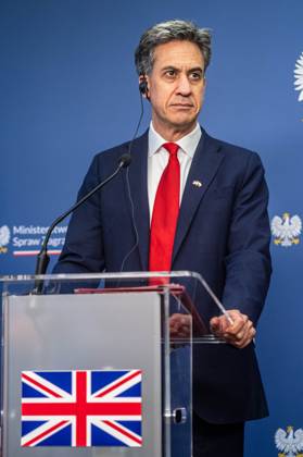 Foreign Ministers of Poland and the United Kingdom meet in Warsaw, Poland - 13 Oct 2026 The Foreign Secretary of the United Kingdom, Ed Miliband, seen during the press conference. Foreign Secretary of the United Kingdom of Great Britain and Northern Ireland visits the Ministry of Foreign Affairs in Warsaw, Poland for a meeting with the Republic of Poland s Foreign Minister, Radoslaw Sikorski. During the subsequent press conference, the ministers discussed their countries ongoing cooperation in foreign policy issues, including supporting Ukraine in the war Russia is waging against it. Miliband also spoke of the ties his family has to Poland. Afterwards, the ministers travel to the second day of the Warsaw Security Forum. Warsaw Poland Copyright: xNeilxMiltonx xSOPAxImagesx Neil-Milton-1458457