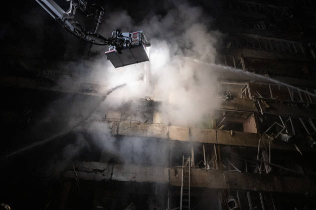 2 dead and 21 injured as Russian missile hits Kyiv residential building KYIV, UKRAINE - OCTOBER 14: Firefighters battle a blaze at a residential building struck by a Russian ballistic missile in Kyiv s Desnianskyi district on October 14, 2026. Kyiv Mayor Vitalii Klychko reported that 2 people were killed and 21 injured in the early-morning strike, while the Ukrainian Air Force stated that allies did not provide early launch intelligence. Danylo Antoniuk Anadolu Kyiv Ukraine. Editorial use only. Please get in touch for any other usage.  Copyright: x2026xAnadoluxDanyloxAntoniukx