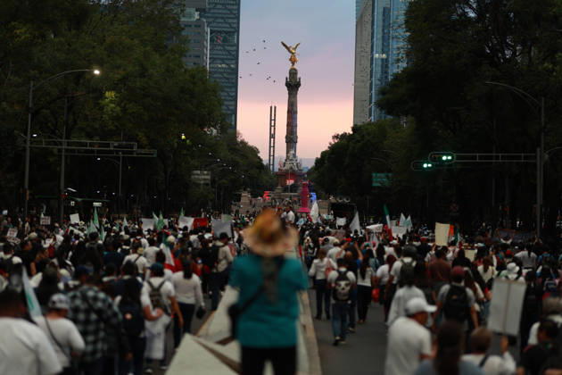 Thousands of healthcare workers hold national protest in Mexico City MEXICO CITY, MEXICO - OCTOBER 13: People take part in a national protest march demanding wage increases for healthcare workers and more medical supplies for Mexico s public health system, in Mexico City, Mexico on October 13, 2026. Thousands of members of the Mexican Social Security Institute (IMSS) marched to demand higher wages, improved working conditions, and action to address nationwide shortages of basic medicines and supplies across public hospitals. Daniel Cardenas Anadolu Mexico City Mexico. Editorial use only. Please get in touch for any other usage.  Copyright: x2026xAnadoluxDanielxCardenasx