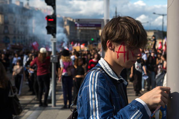High School Stdent Mobilisation - Bordeaux High school students march along the Bordeaux waterfront during Act V of the high school student mobilisation in Bordeaux, France on October 13, 2026. Photo by Fabrice Sapte ABACAPRESS.COM Bordeaux France  Copyright: xSaptexFabrice ABACAx