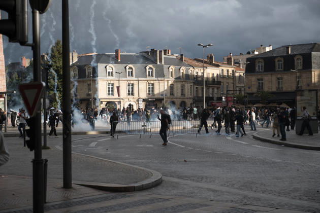 High School Stdent Mobilisation - Bordeaux Tear gas canisters descend, leaving trails of smoke above protesters at Place de la Victoire in Bordeaux during Act V of the high school student mobilisation, France on October 13, 2026. Photo by Fabrice Sapte ABACAPRESS.COM Bordeaux France  Copyright: xSaptexFabrice ABACAx