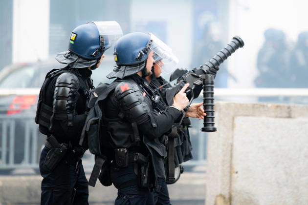 Student Protesters Clash With CRS In Toulouse - France French Police deploy LBD (lanceur de balles de défense) during a student protest in Toulouse, France on October 13, 2026. Photo by Nathan Barange ABACAPRESS.COM Toulouse HAUTE-GARONNE France  Copyright: xBarangexNathan ABACAx