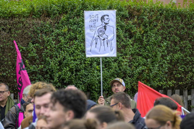 High School Students Demonstrate With Marine Tondelier In Lens - France High school students from Lens and surrounding areas march through the streets of Lens, Pas-de-Calais, France on October 13, 2026, accompanied by political figures, teachers and union representatives, with a caricature depicting President Emmanuel Macron silencing a young protester and the slogan Sois jeune et tais-toi . Photo by Blanquart C ANDBZ ABACAPRESS.COM Lens Hauts-de-France France  Copyright: xBlanquartxCh ANDBZ ABACAx