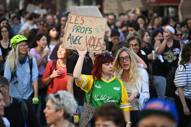 The two protests by high school students and workers unions converge at Place Vauban in Paris on October 13, 2026. - 13 10 2026 - France Ile-de-France (region) Paris - JulienxMattiax xLexPictorium LePictorium_0343262