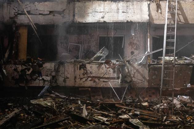 Ballistic missile strikes next to nine-story residential building in Desnianskyi district of Kyiv The aftermath of a Russian missile strike on a nine-story residential building is seen in Kyiv’s Desnianskyi district, Ukraine, on October 14, 2026. Russia launched a massive ballistic missile attack on the capital. Three women were killed and 19 people were injured in the Desnianskyi district, including a seven-year-old girl. Apartments on the first through eighth floors of the building were also damaged, Credit:Danylo Antoniuk Ukrinform Avalon Ukraine, Kyiv  Copyright: xDanyloxAntoniukx xUkrinformx xAvalonx 1143212188
