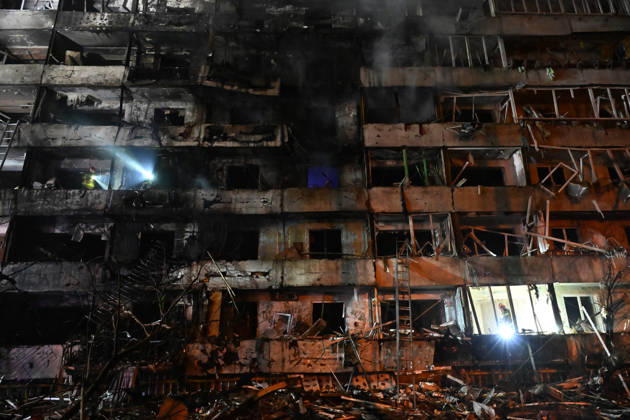 3 Dead and 19 Injured as Russian Missile Hits Residential Building - Kyiv The aftermath of a Russian missile strike on a nine-story residential building is seen in Kyiv? Desnianskyi district, Ukraine, on October 14, 2026. Russia launched a massive ballistic missile attack on the capital. Three women were killed and 19 people were injured in the Desnianskyi district, including a seven-year-old girl. Apartments on the first through eighth floors of the building were also damage Photo by Oleksandr Klymenko Ukrinform ABACAPRESS.COM Kyiv Ukraine  Copyright: xKlymenkoxOleksandr Ukrinform ABACAx