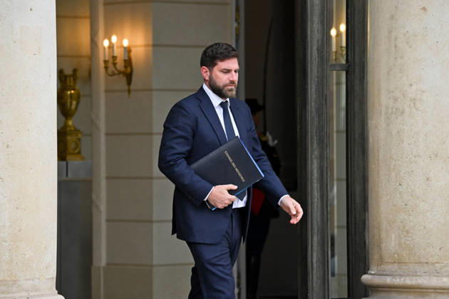 Weekly Cabinet Meeting at the Elysee Palace French Minister of the City and Housing Vincent Jeanbrun leaves after the weekly cabinet meeting (Conseil des ministres) at the Elysee Palace in Paris, France, on October 14, 2026. Photo by Tomas Stevens ABACAPRESS.COM Paris France  Copyright: xStevensxTomas ABACAx