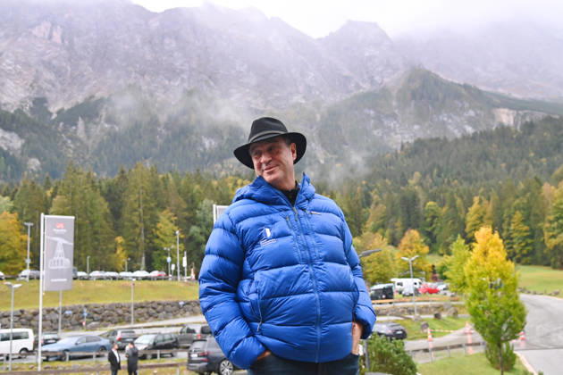 Arrival of Markus SOEDER, Minister-President of Bavaria and CSU Chairman, at the valley station; wearing a hat; single frame; cropped single shot; half-length portrait: Minister-President Dr. Markus Söder and Environment Minister Thorsten Glauber are br