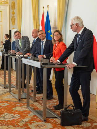October 14, 2026 Press Conference on Industrial Strategy: Sepp Schellhorn (NEOS), State Secretary at the Federal Ministry for European and International Affairs; Peter Hanke (S