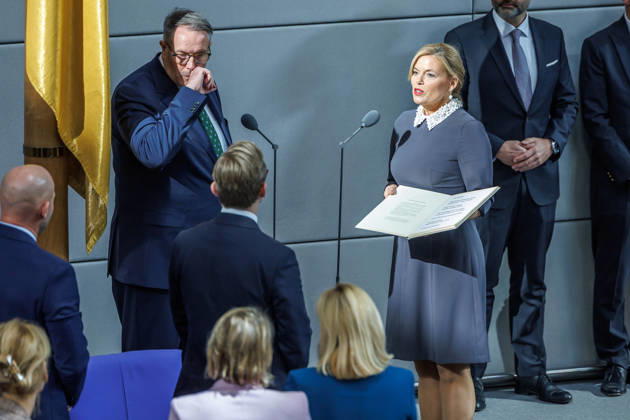 Bundestag: Alexander Schweitzer (SPD), Federal Minister of Labor and Social Affairs, was sworn in by Bundestag President Julia Kloeckner at the German Bundestag on October 10, 2026, in Berlin, Berlin, Berlin, Germany, Bundestag