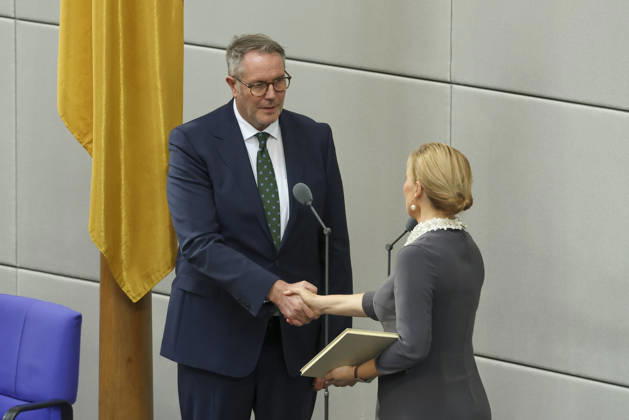 Alexander Schweitzer and Julia Klöckner at the session of the German Bundestag on October 14, 2026, in Berlin; Chancellor Merz delivering the government’s policy statement to the German Bundestag