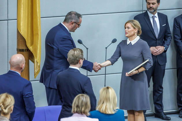 Bundestag: Alexander Schweitzer (SPD), Federal Minister of Labor and Social Affairs, was sworn in by Bundestag President Julia Kloeckner at the German Bundestag on October 14, 2026, in Berlin, Berlin, Berlin, Germany, Bundestag