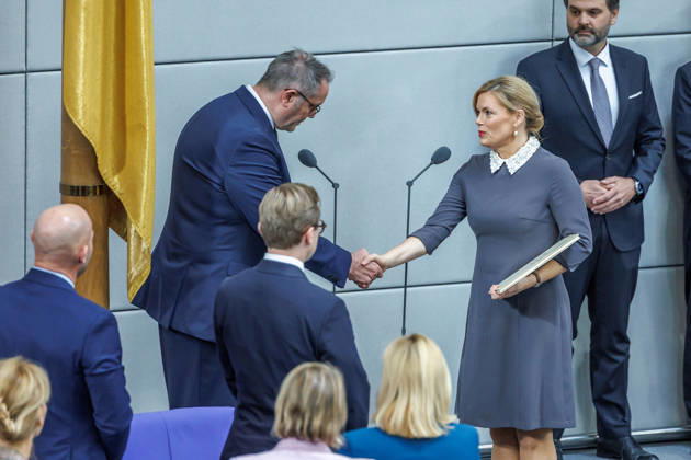 Bundestag: Alexander Schweitzer (SPD), Federal Minister of Labor and Social Affairs, was sworn in by Bundestag President Julia Kloeckner at the German Bundestag on October 14, 2026, in Berlin, Berlin, Berlin, Germany, Bundestag