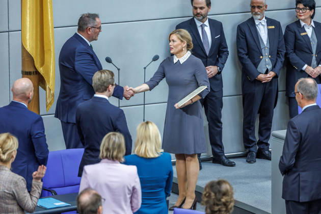 Bundestag: Alexander Schweitzer (SPD), Federal Minister of Labor and Social Affairs, was sworn in by Bundestag President Julia Kloeckner at the German Bundestag on October 14, 2026, in Berlin, Berlin, Berlin, Germany, Bundestag