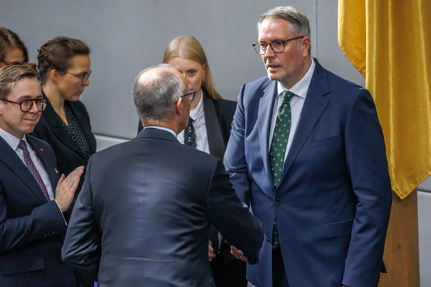Alexander Schweitzer (SPD), Federal Minister of Labor and Social Affairs, is sworn in by Bundestag President Julia Kloeckner (CDU) at the German Bundestag in Berlin on October 14, 2026. Berlin, Berlin, Germany, Bundestag