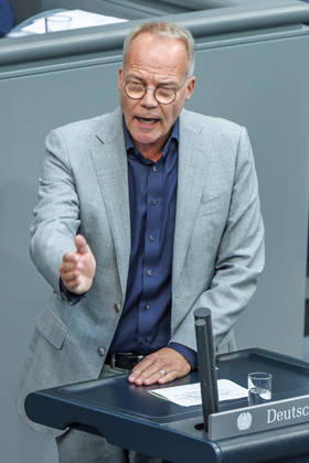 Bundestag: Matthias Miersch (SPD) at the German Bundestag on October 14, 2026, in Berlin, Berlin, Berlin, Germany, Bundestag