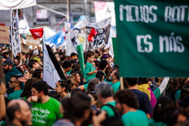 Gathering at Puerta del Sol due to the indefinite public education strike in Madrid. Gathering at Puerta del Sol due to the indefinite public education strike in Madrid. The indefinite strike by Madrid s teaching staff began this Wednesday, October 14. Teachers, students, and families are mobilizing at all levels, from preschool to university. October 14, 2026 in Madrid, Spain. Madrid Spain Copyright: xPabloxGarcia PGSxPhotoxAgencyx