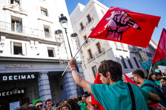 Gathering at Puerta del Sol due to the indefinite public education strike in Madrid. Gathering at Puerta del Sol due to the indefinite public education strike in Madrid. The indefinite strike by Madrid s teaching staff began this Wednesday, October 14. Teachers, students, and families are mobilizing at all levels, from preschool to university. October 14, 2026 in Madrid, Spain. Madrid Spain Copyright: xPabloxGarcia PGSxPhotoxAgencyx