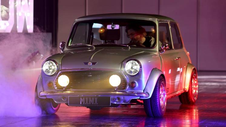 Carwalk at the Essen Motor Show: Extensive photo gallery of spectacular cars ** FOR EDITORIAL USE ONLY ** EDITORIAL USE ONLY ** p Rover Mini WATTson at the Essen Motor Show on October 14, 2026, at Messe Essen in Essen-Rüttenscheid, Germany, North Rhine-Westphalia, Essen. Copyright ChristofxKöpsel Copyright: ChristofxKöpsel doc88101m9341ta4w4o16yb ,EDITORIAL USE ONLY Copyright: ChristofxKöpsel