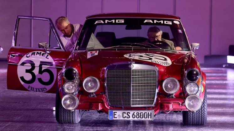 Carwalk at the Essen Motor Show: Extensive photo gallery of spectacular cars ** FOR EDITORIAL USE ONLY ** EDITORIAL USE ONLY ** p Mercedes-Benz 300 SEL 6 8 AMG at the Essen Motor Show on October 14, 2026, at Messe Essen in Essen-Rüttenscheid, Germany, North Rhine-Westphalia, Essen. Copyright ChristofxKöpsel Copyright: ChristofxKöpsel doc88101qiinmc1hvuih16wp ,EDITORIAL USE ONLY Copyright: ChristofxKöpsel