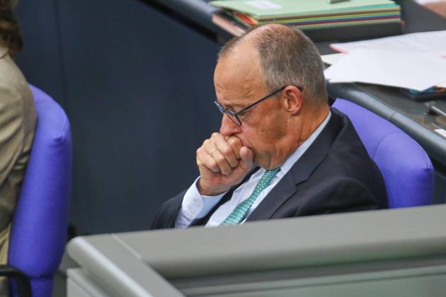 Berlin, Germany, October 14, 2026 German Bundestag 101st Session of the Bundestag Chancellor Friedrich Merz (CDU) is coughing Copyright: xdtsxNachrichtenagenturx dts_138762