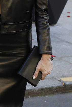 Céline Dion greets her fans as she leaves theRoyal Monceau Hotel in Paris before heading to the La Plénitude Arena at Paris La Défense to continue her concert series on October 14, 2026 Marc Ausset Lacroix Bestimage Céline Dion greets fans as she leaves the Royal Monceau Hotel in Paris before heading to the La Plénitude Arena at Paris La Défense to continue her concert series on October 14, 2026, Paris, France  Copyright: xMarcxAussetxLacroixx xBestimagexMarcxAussetxLacroixx xBestimagex