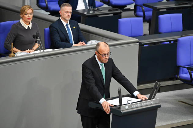 German Chancellor Friedrich Merz delivers government statement in Berlin ahead of EU Summit BERLIN, GERMANY – OCTOBER 14: German Chancellor Friedrich Merz delivers a government statement ahead of the upcoming meeting of the European Council in the Bundestag in Berlin, Germany, on October 14, 2026. Volodymyr Sindieiev Anadolu Berlin Germany. Editorial use only. Please get in touch for any other usage.  Copyright: x2026xAnadoluxVolodymyrxSindieievx