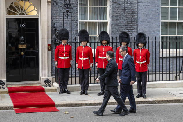 October 14, 2026, London, London, UK: LONDON, UK. Volodymyr Zelensky, President of Ukraine, visits Downing Street for talks with Andy Burnham, Prime Minister, who will underline the UK s rock-solid support for Ukraine as long as it takes. The 12th Company Irish Guards stood either side of the door of Number 10. London UK  - ZUMAl94_ 20261014_zaf_l94_045 Copyright: xStephenxChungx