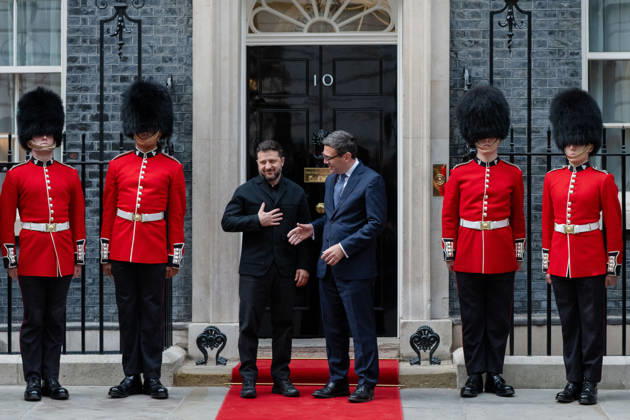 October 14, 2026, London, England, United Kingdom: British Prime Minister Andy BURNHAM welcomes Ukrainian President Volodymyr ZELENSKYY outside 10 Downing Street in London, United Kingdom, ahead of their meeting to discuss support for Ukraine. London United Kingdom  - ZUMAk172 20261014_zip_k172_068 Copyright: xThomasxKrychx