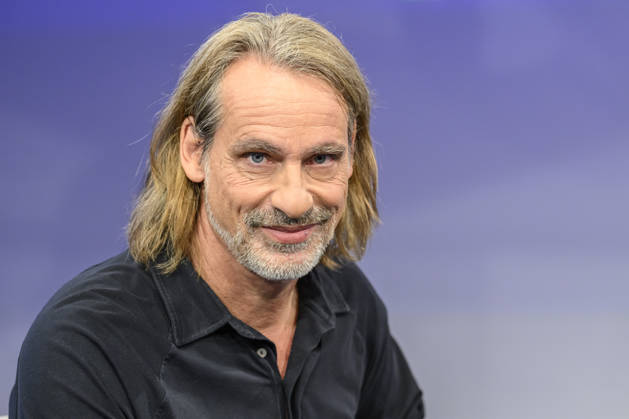 Pictured, from left: Richard David Precht, philosopher, GER, Berlin, studio, guest on *Maischberger*, a political talk show, TV program, hosted by Sandra Maischberger, Das Erste, from Adlershof – Studio 20, October 14, 2026, Copyright: HMBxMedia UwexKoch