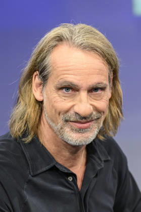 In the photo, from left: GER, Berlin, studio, guest on Maischberger, political talk show, TV, program, with host Sandra Maischberger, Das Erste, from Studio 20 in Adlershof, October 14, 2026, Copyright: HMBxMedia UwexKoch