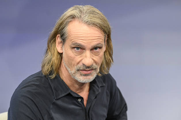 Pictured, from left: Richard David Precht, philosopher, GER, Berlin, studio, guest on *Maischberger*, a political talk show, TV program, hosted by Sandra Maischberger, Das Erste, from Adlershof – Studio 20, October 14, 2026, Copyright: HMBxMedia UwexKoch
