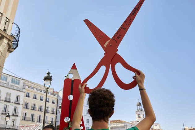 October 14, 2026, Madrid, Madrid, Spain: Students and members of the education community take part in a demonstration in central Madrid during the education strike. The march, which began at Puerta del Sol, continues along Calle de Alcala towards the headquarters of the Regional Ministry of Education of the Community of Madrid and Spain™s Ministry of Education, amid union flags, banners and chants in support of public education. Madrid Spain - ZUMAh171 20261014_zip_h171_031 Copyright: xVictoriaxHerranzx