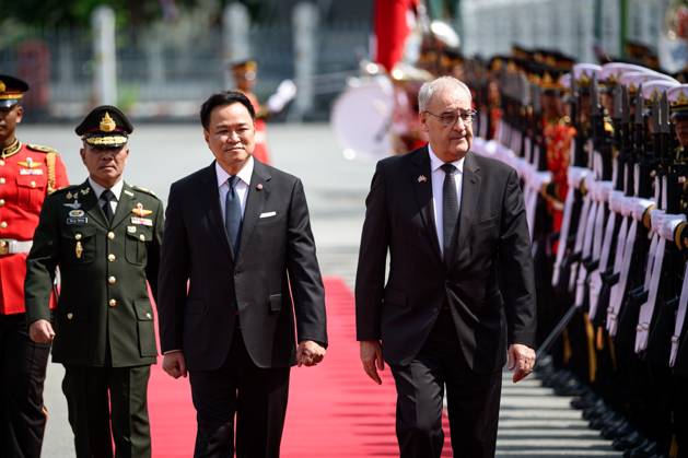 Swiss President Guy Parmelin Arrives in Thailand for Official Visit BANGKOK, THAILAND - OCTOBER 15, 2026: Thailand™s Prime Minister Anutin Charnvirakul (L) and Swiss President Guy Parmelin (R) inspect an honour guard at Government House in Bangkok during Parmelin™s official visit to Thailand as a guest of the government. Bangkok Copyright: x xWatsawatx James xKoktabtimx xJNAxPressx