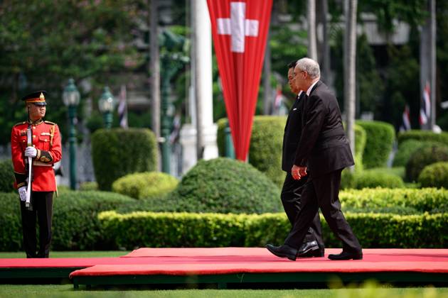 Swiss President Guy Parmelin Arrives in Thailand for Official Visit BANGKOK, THAILAND - OCTOBER 15, 2026: Thailand™s Prime Minister Anutin Charnvirakul and Swiss President Guy Parmelin, accompanied by their spouses, Caroline Parmelin and the Thai prime minister™s spouse, Thananon Charnvirakul attend a ceremonial welcome and inspect an honour guard at Government House in Bangkok during Parmelin™s official visit to Thailand as a guest of the government. Bangkok Copyright: x xWatsawatx James xKoktabtimx xJNAxPressx