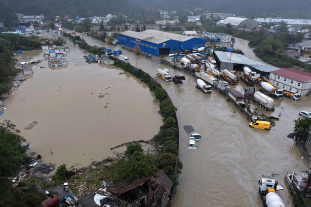 Heavy rainfall floods roads in Istanbul’s Sariyer district ISTANBUL, TURKIYE - SEPTEMBER 15: An aerial view of roads submerged in floodwater following heavy rainfall in Sariyer and surrounding areas in Istanbul, Turkiye, on October 15, 2026. Huseyin Cakmak Anadolu Istanbul Turkey. Editorial use only. Please get in touch for any other usage.  Copyright: x2026xAnadoluxHuseyinxCakmakx