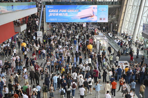 GUANGZHOU, CHINA - OCTOBER 15: Visitors walk through the exhibition halls during the 140th China Import and Export Fair (Canton Fair) on October 15, 2026 in Guangzhou, Guangdong Province of China. The fair runs in three phases until November 4, covering a total exhibition area of 1.55 million square meters.  Copyright: xChinaxNewsxServicex 111674428902