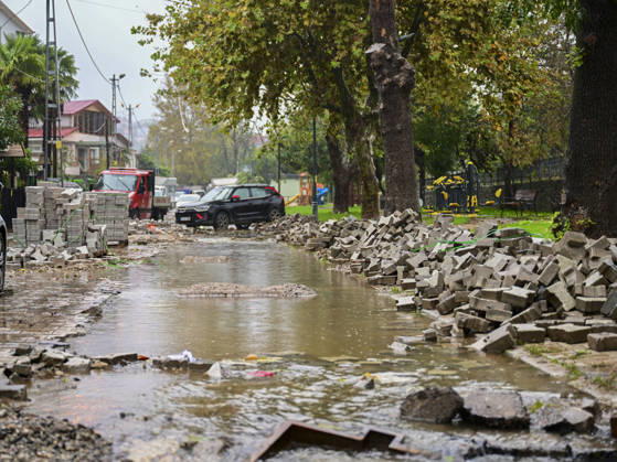 Heavy rainfall causes floods in Istanbul ISTANBUL, TURKIYE - OCTOBER 15: Heavy rain causes floods, damages houses and roads in the Riva district of Beykoz, in Istanbul, Turkiye on October 15, 2026. Fatma Nur Arslan Anadolu Istanbul Turkey. Editorial use only. Please get in touch for any other usage.  Copyright: x2026xAnadoluxFatmaxNurxArslanx