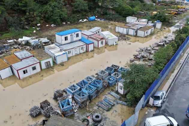 Heavy rainfall causes flooding in Istanbul s Sariyer district ISTANBUL, TURKIYE - OCTOBER 15: An aerial view of flooded roads, industrial facilities and vehicles surrounded by muddy floodwaters following heavy rainfall in the Ayazaga neighborhood of Sariyer district in Istanbul, Turkiye, on October 15, 2026. Rising floodwaters inundate streets and industrial areas, leaving several vehicles stranded and disrupting transportation in the area. Metin Yuksel Kaya Anadolu Istanbul Turkey. Editorial use only. Please get in touch for any other usage.  Copyright: x2026xAnadoluxMetinxYukselxKayax