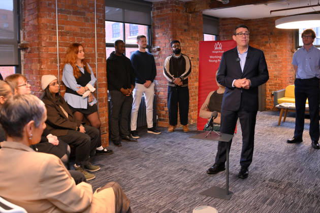 Britain Politics Britain s Prime Minister Andy Burnham speaks to employees during his visit of the King s Trust charity in Manchester, England, Thursday, Oct. 15, 2026., Credit:Avalon.red PA ROTA - B68 Avalon GBR, Manchester  Copyright: xAvalon.redx xPAxROTAx-xB68x xAvalonx 1143595272