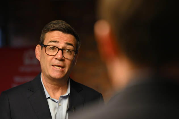 Britain Politics Britain s Prime Minister Andy Burnham speaks to employees during his visit of the King s Trust charity in Manchester, England, Thursday, Oct. 15, 2026., Credit:Avalon.red PA ROTA - B68 Avalon GBR, Manchester  Copyright: xAvalon.redx xPAxROTAx-xB68x xAvalonx 1143595326