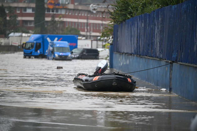 (261015) -- ISTANBUL, Oct. 15, 2026 -- A rescue boat is seen on a flooded road in Sariyer district, Istanbul, T¨¹rkiye, Oct. 15, 2026. Two people died in Istanbul after torrential rain triggered flash floods, with rainfall reaching nearly 200 kg per square meter, authorities said Thursday. ) T?RKIYE-ISTANBUL-HEAVY RAINFALL-FLOODING LiuxLei 