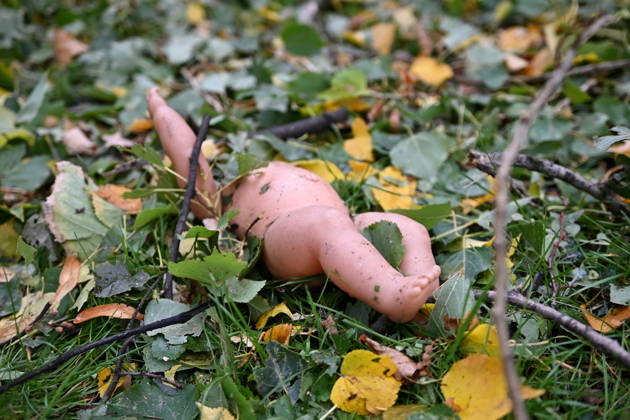 Aftermath Of A Russian Drone Attack In Kyiv, 15 Oct 2026 A toy doll lies amidst debris near a damaged residential building following the explosion of a Geran-5 jet-powered drone in Kyiv, Ukraine, on October 15, 2026. Kyiv Ukraine  Copyright: xOleksandrxGusevx originalFilename: gusev-notitle261015_npPQk.jpg