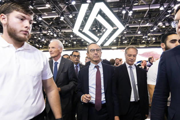 Paris, France October 15, 2026 - Paris Motor Show - Francois Asselin, Bruno Retailleau, Jean-Dominique Senard POLITIQUE, RETAILLEAU, LR, LES REPUBLICAINS, CAMPAGNE ELECTORALE, SALON DE L AUTOMOBILE, VOITURE, ECONOMIE, RENAULT  Copyright: xVincentxIsorex